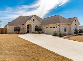 202 Riley Ln, Fredericksburg, TX 78624