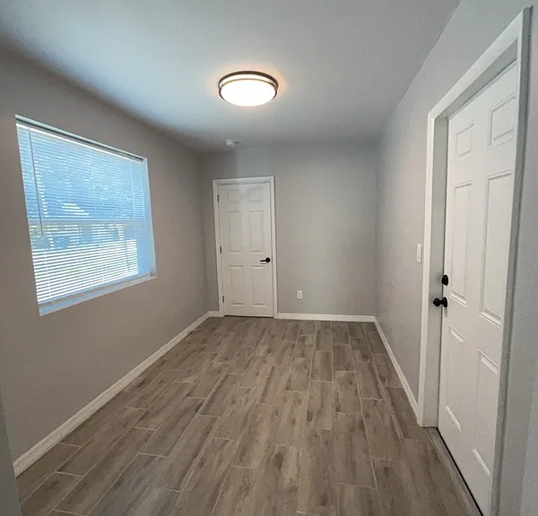 561 Raleigh St — Photo 3