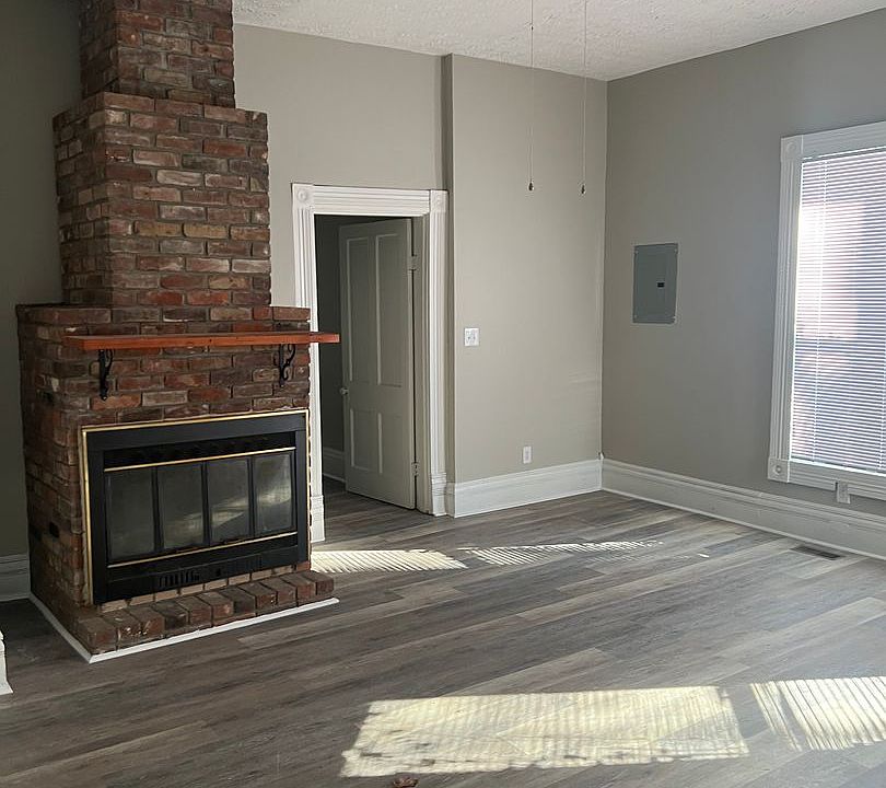 1st image of 160 E Loudon Ave #2