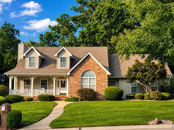 868 Natchez Dr, Saint Charles, MO 63303