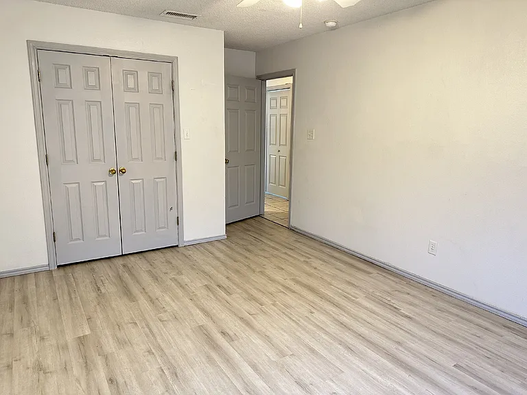 604 Kline Ave #B — Photo 6
