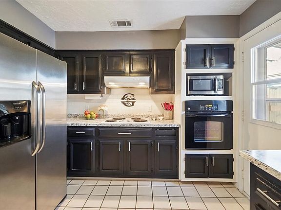 3rd image of 3523 Glenwood Springs Dr
