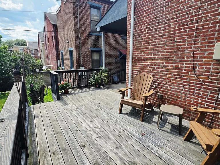 1409 Sheffield St — Photo 42