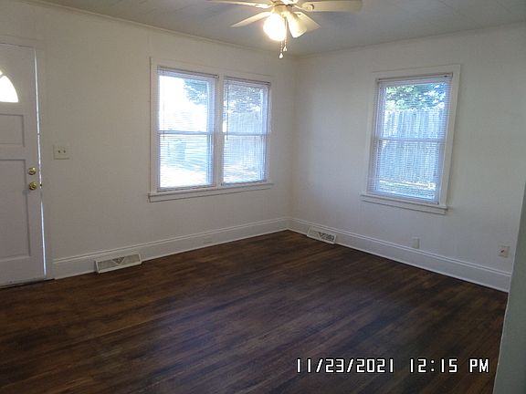2nd image of 2124 Ravendale St