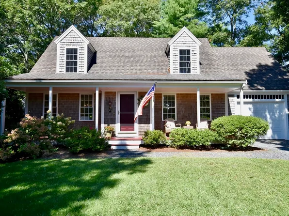25 Deerwood Dr, East Sandwich, MA 02537