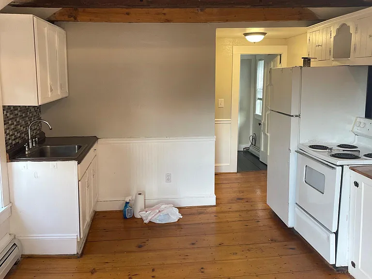 192 S Main St #B — Photo 8