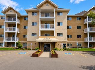 17467 98a Ave NW #201, Edmonton, AB T5T6E9