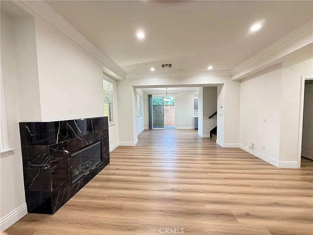 3 bed, 1550 sqft, $4,000 — Photo 4