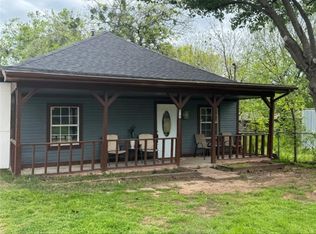 217 W Jones St, Krum, TX 76249