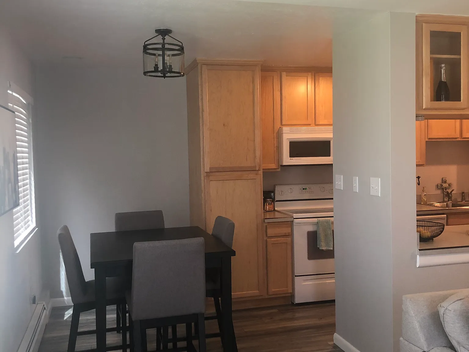 2 bed, 988 sqft, $2,000 — Photo 4