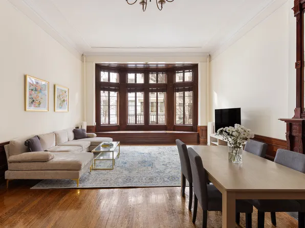 129 East 61st Street image 1 of 8