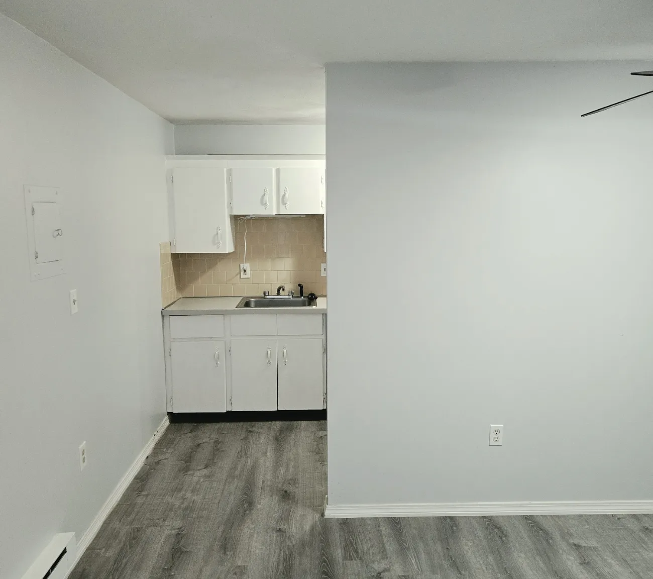 115 W Squantum St — Photo 3