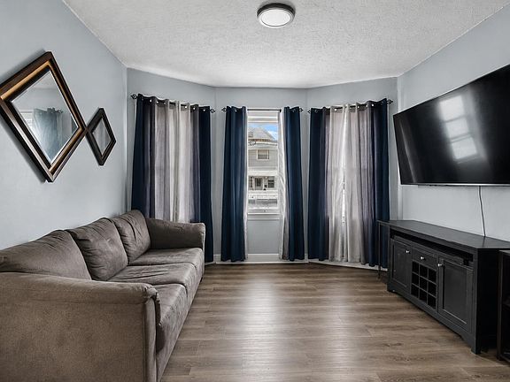 2nd image of 89 Burgess Pl