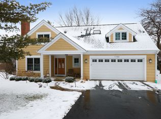 192 Deer Ln, Deer Park, IL 60010