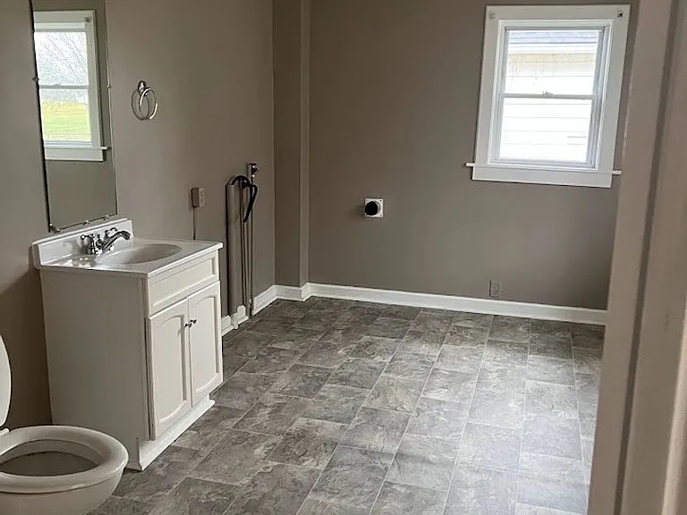 427 W Vinyard St — Photo 5