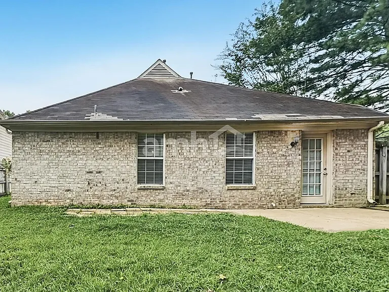 7072 Parkbrook Ln — Photo 15