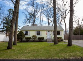 141 Donbray Rd, Springfield, MA 01119
