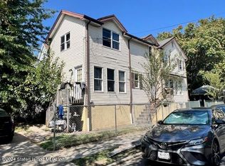 4 Crittenden Pl, Staten Island, NY 10302