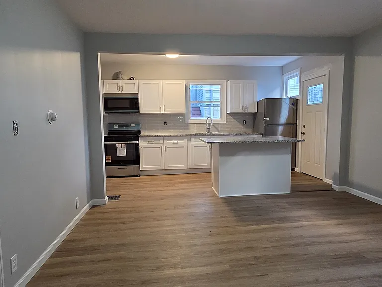 126 Tremont St #B — Photo 5