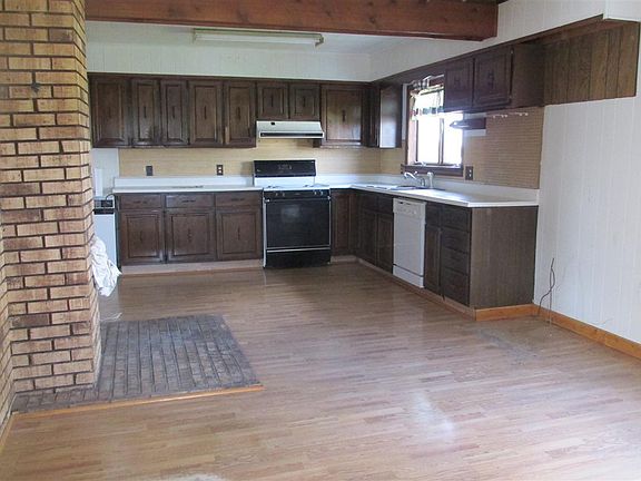 2nd image of 240 W Lincoln St