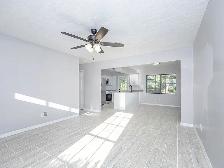 6672 Cortez Cir — Photo 9