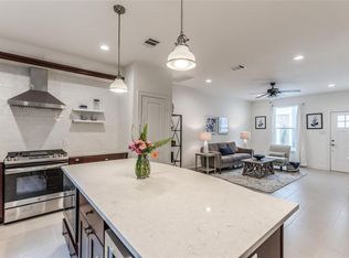 118 Sylvester Rd, Houston, TX 77009