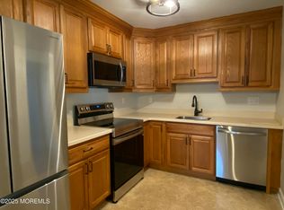 8 Northrup Dr, Brick, NJ 08724