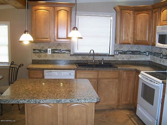 5th image of 1935 Brookview Dr S
