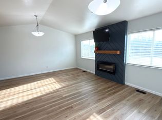 5530 Alora Loop, Anchorage, AK 99504