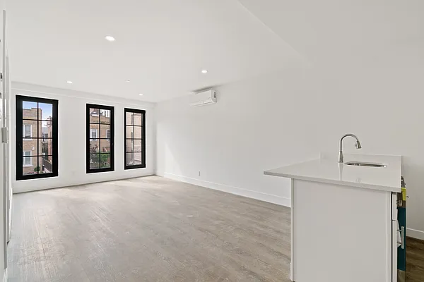 Rented by Nest Seekers International | media 9