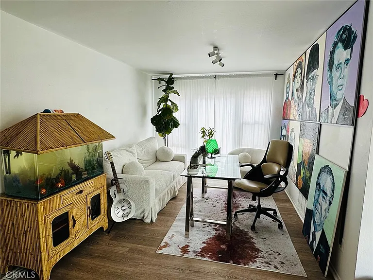 327 S Meadows Ave — Photo 3