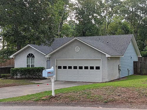 1015 Salford Pl Photo 1