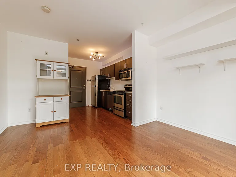 429 Kent St #221 — Photo 4