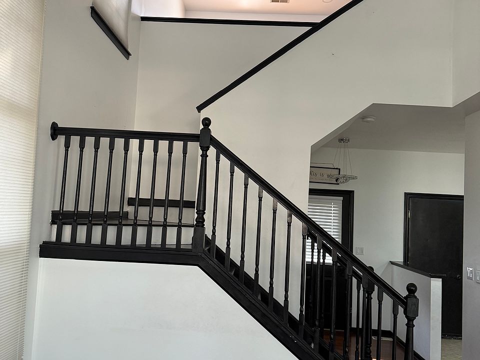 1st image of 347 Hunterdon Ct #347