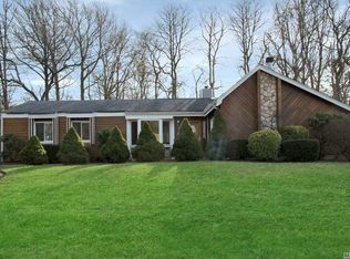 6 Highridge Dr, Huntington, NY 11743