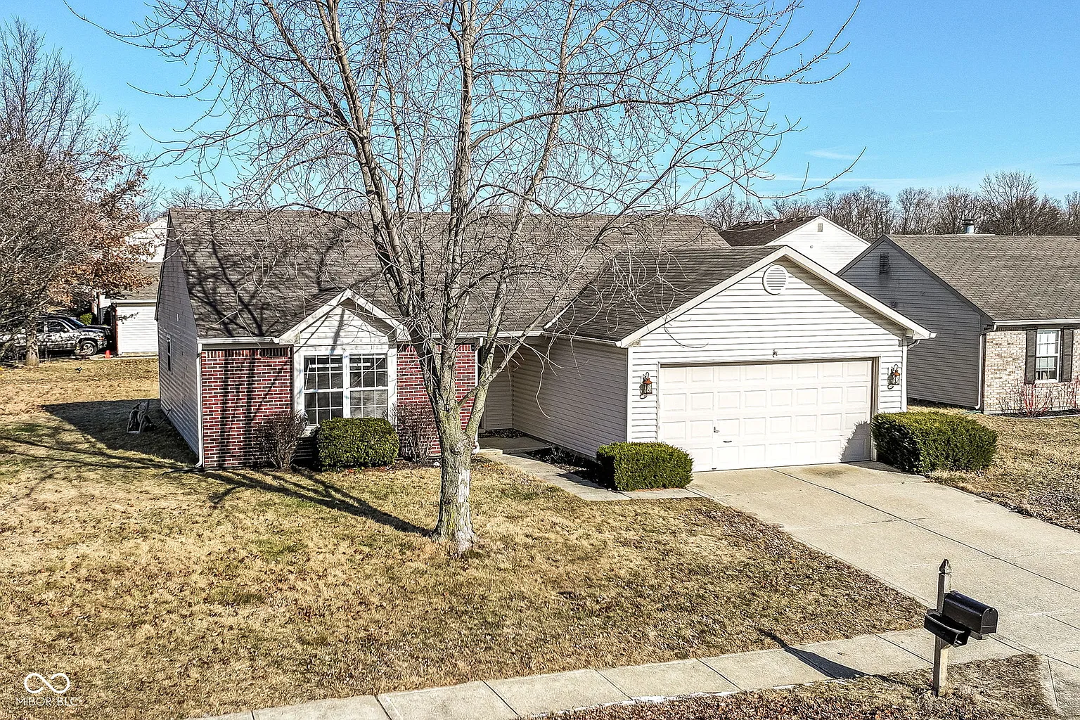 883 Hollowood Ln photo 1