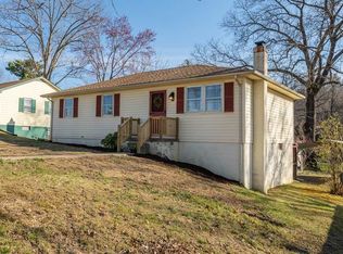 1310 4th St, Waynesboro, VA 22980