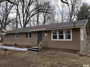 204 S 3rd St, Forest City, IL 61532