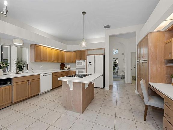 5th image of 25031 Goldcrest DR