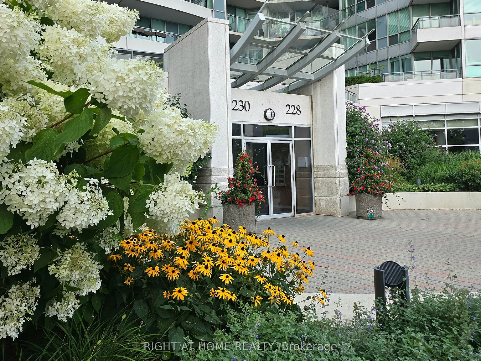 1 bed, $2,495 — Photo 2