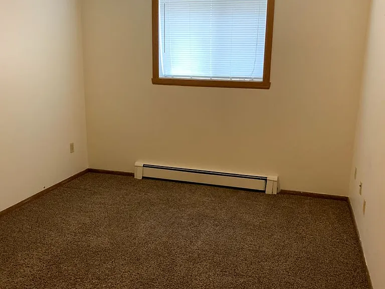 Cottonwood Apartments — Photo 30