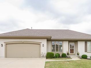 15251 Bradfort Ct, Basehor, KS 66007