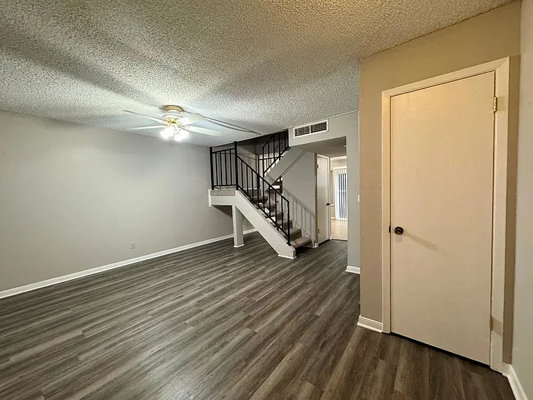 9502 Quail Village Ln — Photo 6