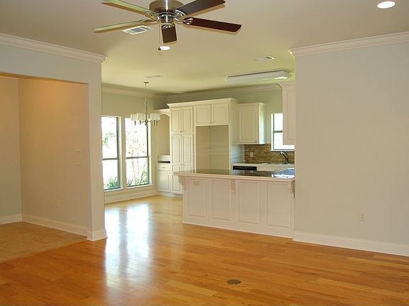 4th image of 5400 Courtyard Dr