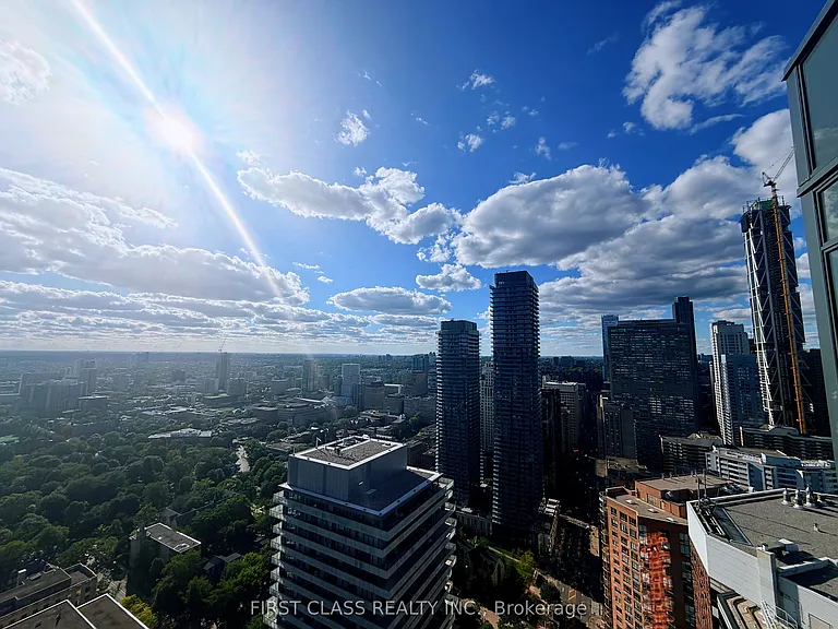 955 Bay St #Penthouse 4106 — Photo 13