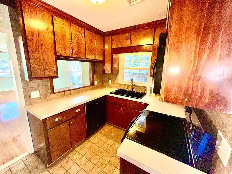 4317 Old Park Rd — Photo 7