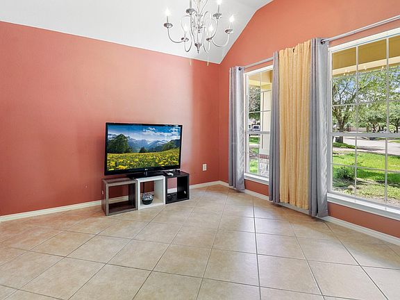 4th image of 20130 E Lakebridge Ln