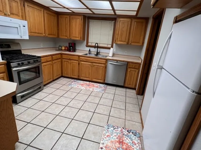 1511 N Vinita Ave — Photo 6