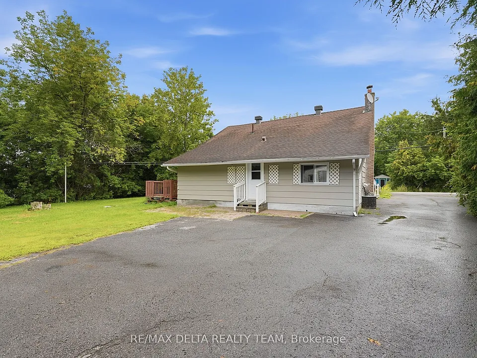 2604 Mer Bleue Rd