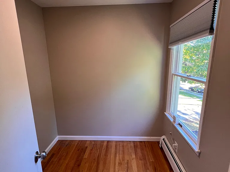 32 E Grand Ave — Photo 26